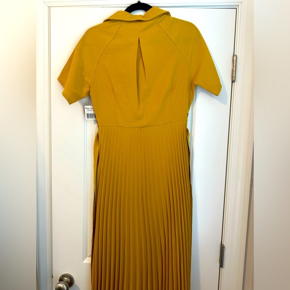 Dress - Picture 2 of 4